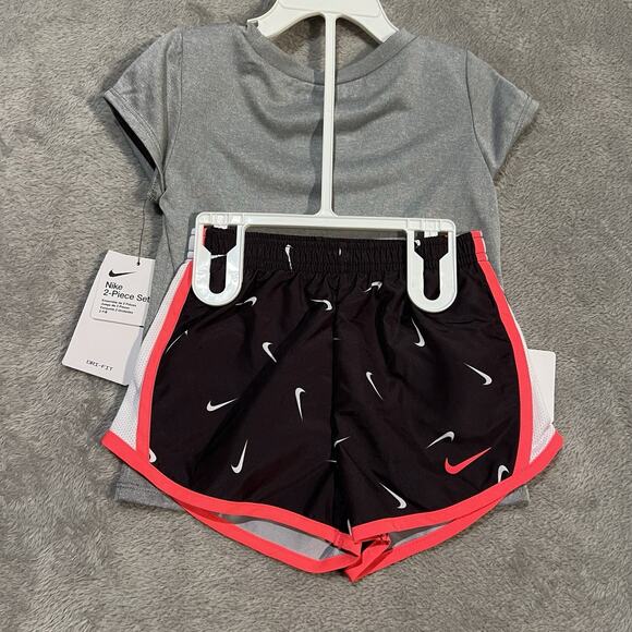 Nike Just Do It Outfit Set Youth 4T Gray Pink Shirt Shorts Swoosh Girls Set NEW - Picture 4 of 4